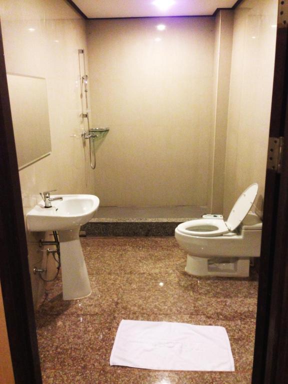 Hotel Kan Kanchanaburi Zimmer foto